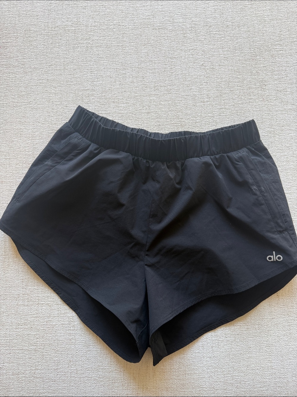 ALO Yoga Black Women's Alumni Shorts